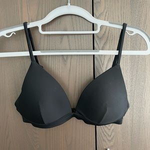BRAND NEW WITHOUT TAGS Lululemon Black Triangle Bikini Top 32C Small